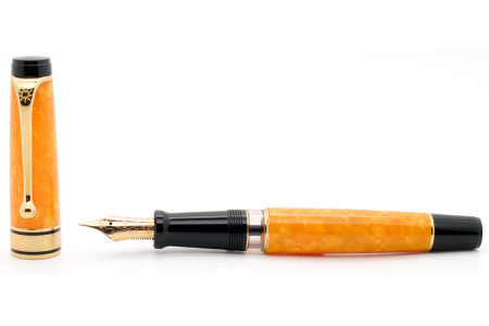 Aurora Sole fountain pen Aurora Sole fountain pen