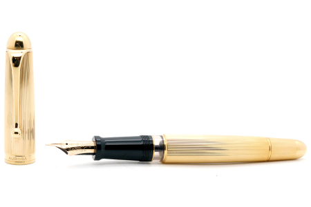 Aurora 88 gold trim fountain pen Aurora 88 gold trim fountain pen