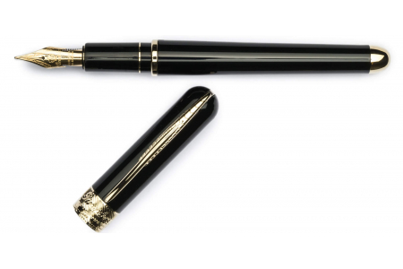 Pineider Avatar UR De Luxe Gold Graphene Black fountain pen 