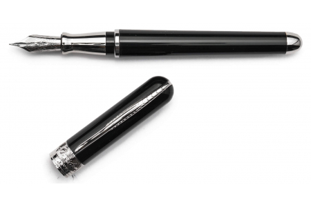 Pineider Avatar UR graphene black fountain pen 