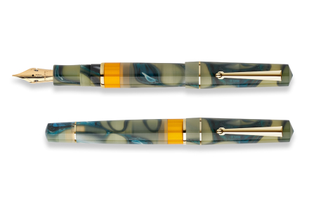 Delta Dune Horizon gold trim fountain pen