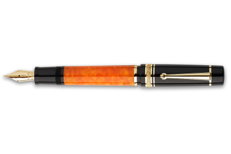 Delta DV Mid-Size K gold trim fountain pen Delta DV Mid-Size K gold trim fountain pen
