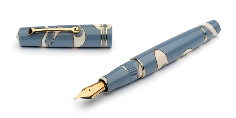 Leonardo Officina Italiana Momento Zero Nuvola gold trim fountain pen