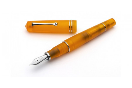 Leonardo Officina Italiana Pura arancio fiammante palladium trim fountain pen Leonardo Officina Italiana Pura arancio fiammante finiture palladio pennino acciaio stilografica